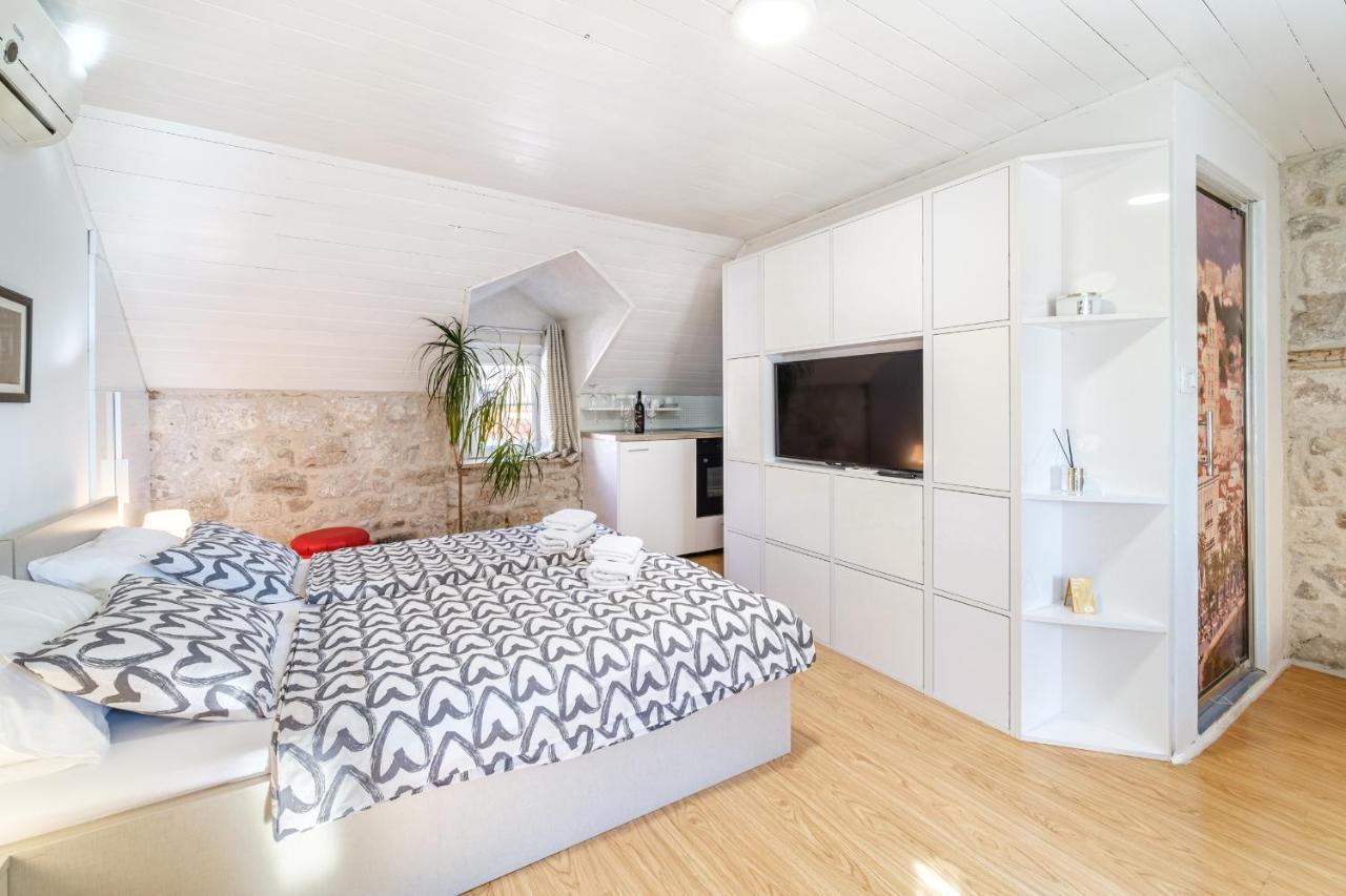 Sv.Duje Apartments Split Bagian luar foto