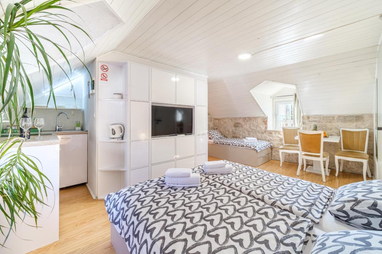 Sv.Duje Apartments Split Bagian luar foto